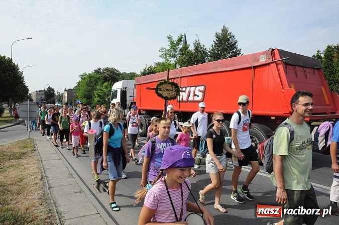 Zdjęcie w galerii na portalu naszraciborz.pl: Pielgrzymi z powiatu raciborskiego już na trasie wiadomości z regionu
