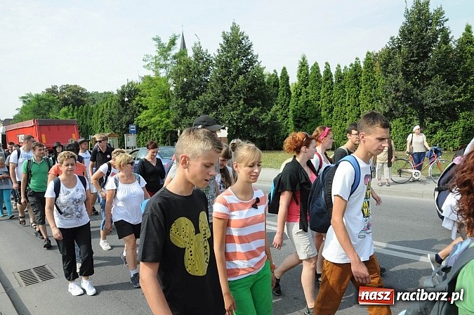 Zdjęcie w galerii na portalu naszraciborz.pl: Pielgrzymi z powiatu raciborskiego już na trasie wiadomości z regionu