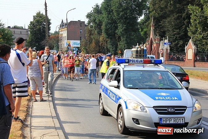 Zdjęcie w galerii na portalu naszraciborz.pl: Pielgrzymi z powiatu raciborskiego już na trasie wiadomości z regionu