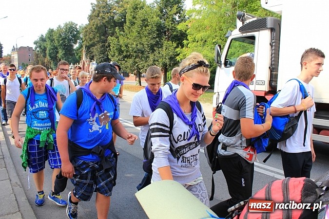 Zdjęcie w galerii na portalu naszraciborz.pl: Pielgrzymi z powiatu raciborskiego już na trasie wiadomości z regionu