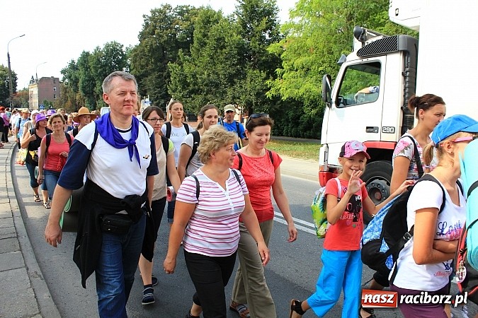 Zdjęcie w galerii na portalu naszraciborz.pl: Pielgrzymi z powiatu raciborskiego już na trasie wiadomości z regionu