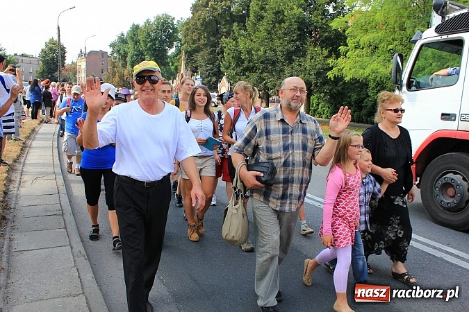 Zdjęcie w galerii na portalu naszraciborz.pl: Pielgrzymi z powiatu raciborskiego już na trasie wiadomości z regionu