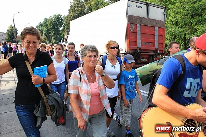 Zdjęcie w galerii na portalu naszraciborz.pl: Pielgrzymi z powiatu raciborskiego już na trasie wiadomości z regionu