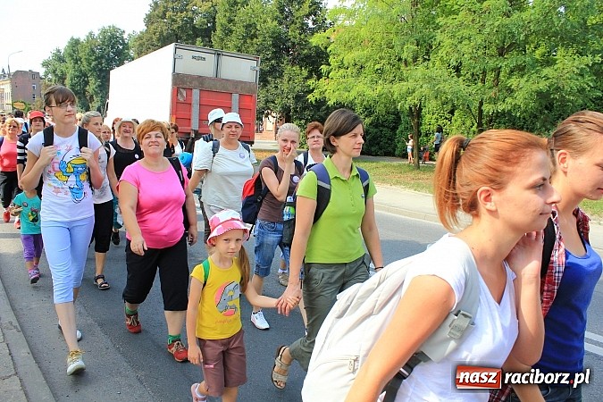 Zdjęcie w galerii na portalu naszraciborz.pl: Pielgrzymi z powiatu raciborskiego już na trasie wiadomości z regionu