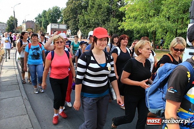 Zdjęcie w galerii na portalu naszraciborz.pl: Pielgrzymi z powiatu raciborskiego już na trasie wiadomości z regionu