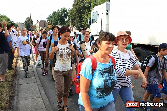 Zdjęcie w galerii na portalu naszraciborz.pl: Pielgrzymi z powiatu raciborskiego już na trasie wiadomości z regionu