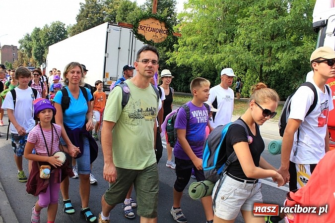 Zdjęcie w galerii na portalu naszraciborz.pl: Pielgrzymi z powiatu raciborskiego już na trasie wiadomości z regionu