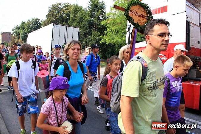 Zdjęcie w galerii na portalu naszraciborz.pl: Pielgrzymi z powiatu raciborskiego już na trasie wiadomości z regionu