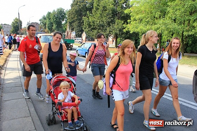 Zdjęcie w galerii na portalu naszraciborz.pl: Pielgrzymi z powiatu raciborskiego już na trasie wiadomości z regionu