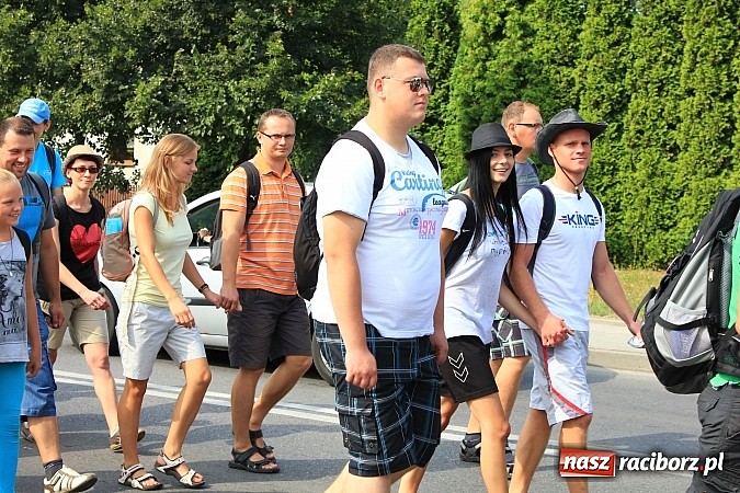 Zdjęcie w galerii na portalu naszraciborz.pl: Pielgrzymi z powiatu raciborskiego już na trasie wiadomości z regionu