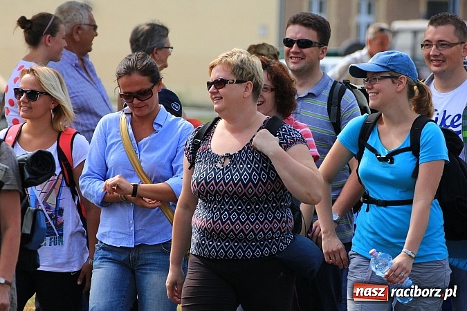 Zdjęcie w galerii na portalu naszraciborz.pl: Pielgrzymi z powiatu raciborskiego już na trasie wiadomości z regionu