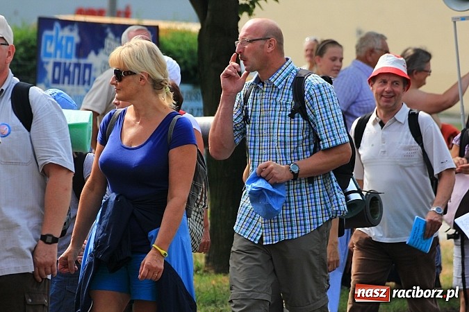 Zdjęcie w galerii na portalu naszraciborz.pl: Pielgrzymi z powiatu raciborskiego już na trasie wiadomości z regionu