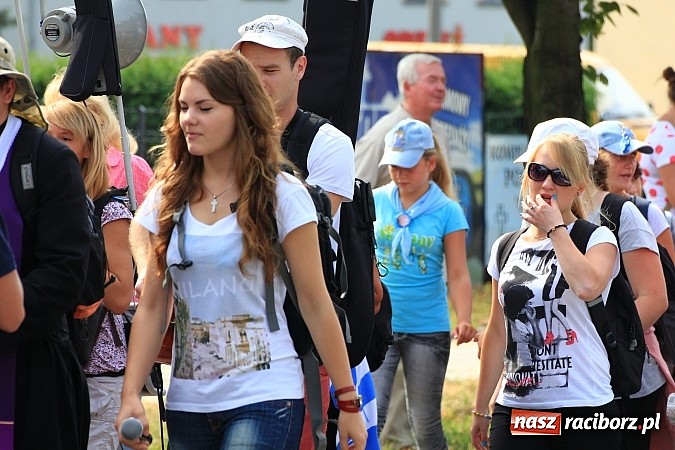 Zdjęcie w galerii na portalu naszraciborz.pl: Pielgrzymi z powiatu raciborskiego już na trasie wiadomości z regionu