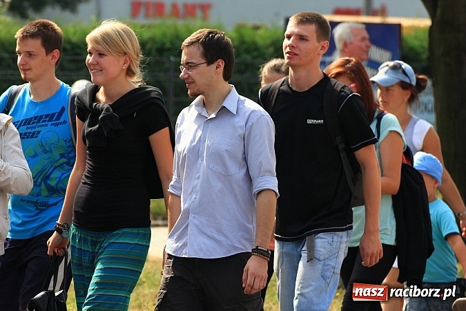 Zdjęcie w galerii na portalu naszraciborz.pl: Pielgrzymi z powiatu raciborskiego już na trasie wiadomości z regionu