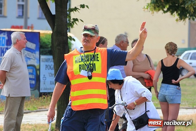 Zdjęcie w galerii na portalu naszraciborz.pl: Pielgrzymi z powiatu raciborskiego już na trasie wiadomości z regionu