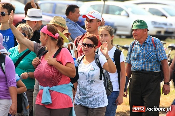 Zdjęcie w galerii na portalu naszraciborz.pl: Pielgrzymi z powiatu raciborskiego już na trasie wiadomości z regionu