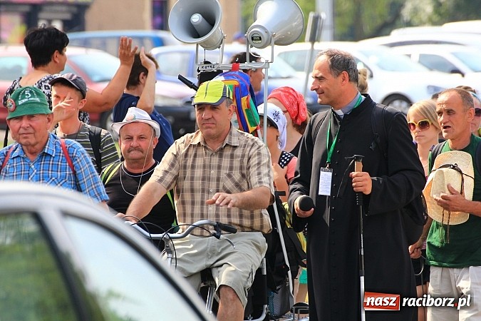 Zdjęcie w galerii na portalu naszraciborz.pl: Pielgrzymi z powiatu raciborskiego już na trasie wiadomości z regionu