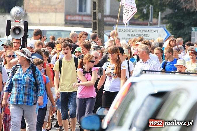 Zdjęcie w galerii na portalu naszraciborz.pl: Pielgrzymi z powiatu raciborskiego już na trasie wiadomości z regionu