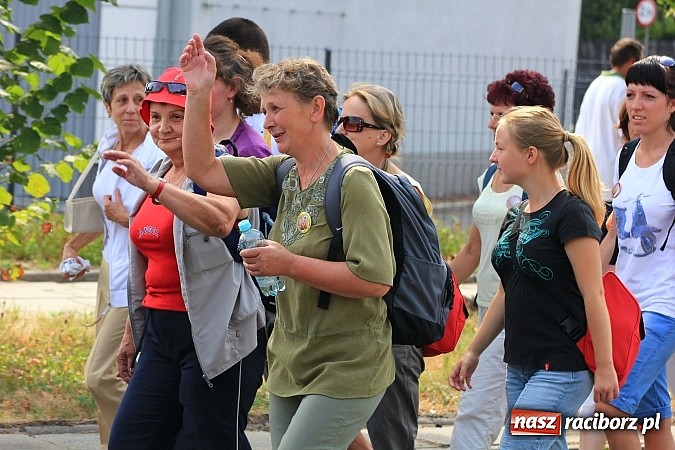 Zdjęcie w galerii na portalu naszraciborz.pl: Pielgrzymi z powiatu raciborskiego już na trasie wiadomości z regionu