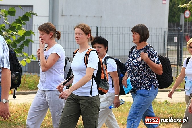 Zdjęcie w galerii na portalu naszraciborz.pl: Pielgrzymi z powiatu raciborskiego już na trasie wiadomości z regionu