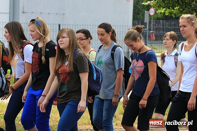 Zdjęcie w galerii na portalu naszraciborz.pl: Pielgrzymi z powiatu raciborskiego już na trasie wiadomości z regionu