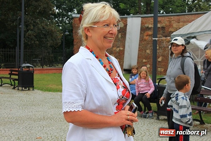 Zdjęcie w galerii na portalu naszraciborz.pl: Zamkowe zuchy na spotkaniu z ratownikami medycznymi wiadomości z regionu