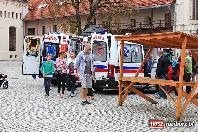 Zdjęcie w galerii na portalu naszraciborz.pl: Zamkowe zuchy na spotkaniu z ratownikami medycznymi wiadomości z regionu
