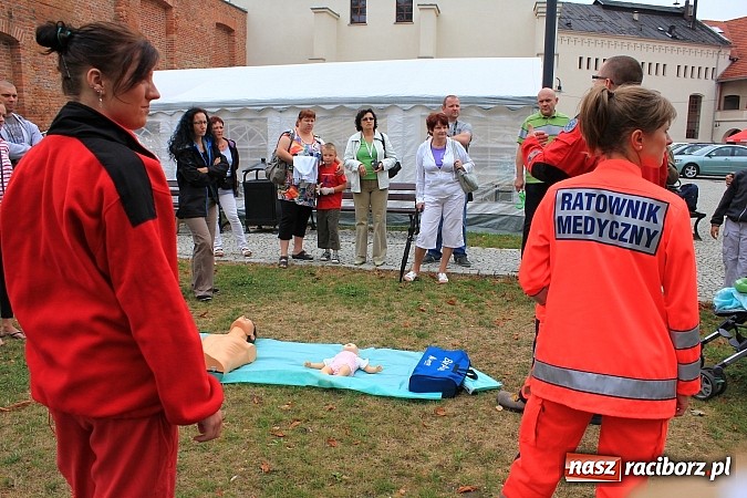 Zdjęcie w galerii na portalu naszraciborz.pl: Zamkowe zuchy na spotkaniu z ratownikami medycznymi wiadomości z regionu