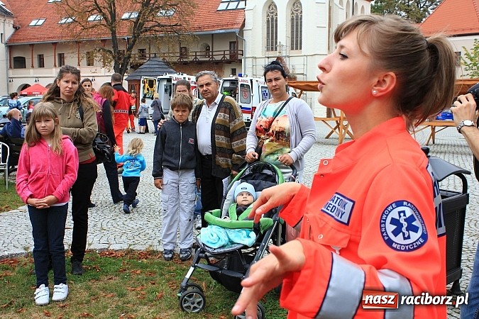 Zdjęcie w galerii na portalu naszraciborz.pl: Zamkowe zuchy na spotkaniu z ratownikami medycznymi wiadomości z regionu