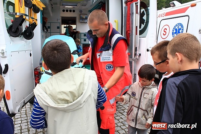 Zdjęcie w galerii na portalu naszraciborz.pl: Zamkowe zuchy na spotkaniu z ratownikami medycznymi wiadomości z regionu