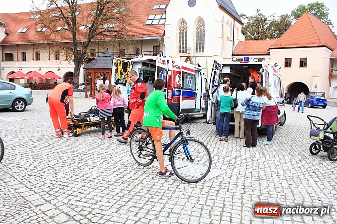 Zdjęcie w galerii na portalu naszraciborz.pl: Zamkowe zuchy na spotkaniu z ratownikami medycznymi wiadomości z regionu