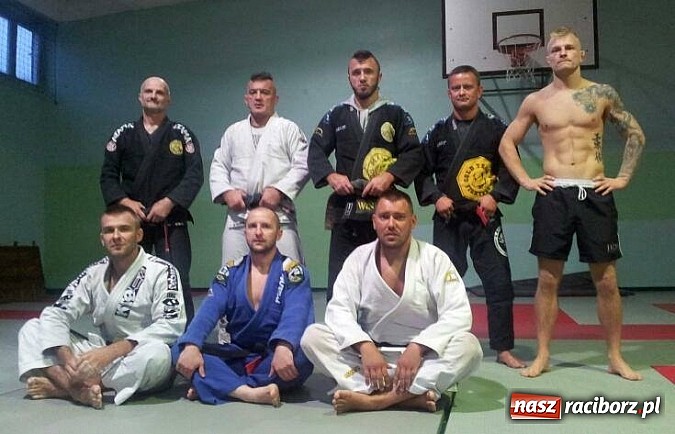 Zdjęcie w galerii na portalu naszraciborz.pl: Dwa czarne pasy dla Łamatorów wiadomości z regionu