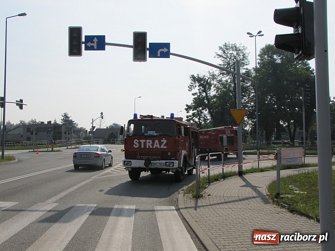 Zdjęcie w galerii na portalu naszraciborz.pl: Śmiertelny wypadek w Chałupkach. Cysterna uderzyła w seata wiadomości z regionu