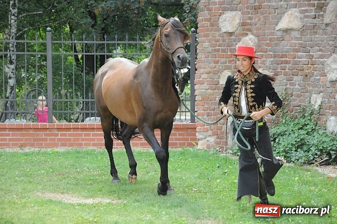 Zdjęcie w galerii na portalu naszraciborz.pl: Król Jan III Sobieski wjechał dziś na zamek wiadomości z regionu
