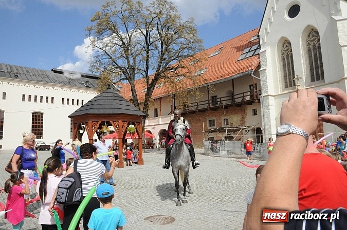 Zdjęcie w galerii na portalu naszraciborz.pl: Król Jan III Sobieski wjechał dziś na zamek wiadomości z regionu