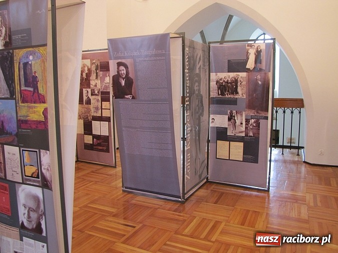 Zdjęcie w galerii na portalu naszraciborz.pl: Portrety jeńców w raciborskim muzeum wiadomości z regionu