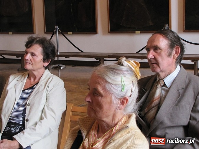 Zdjęcie w galerii na portalu naszraciborz.pl: Portrety jeńców w raciborskim muzeum wiadomości z regionu