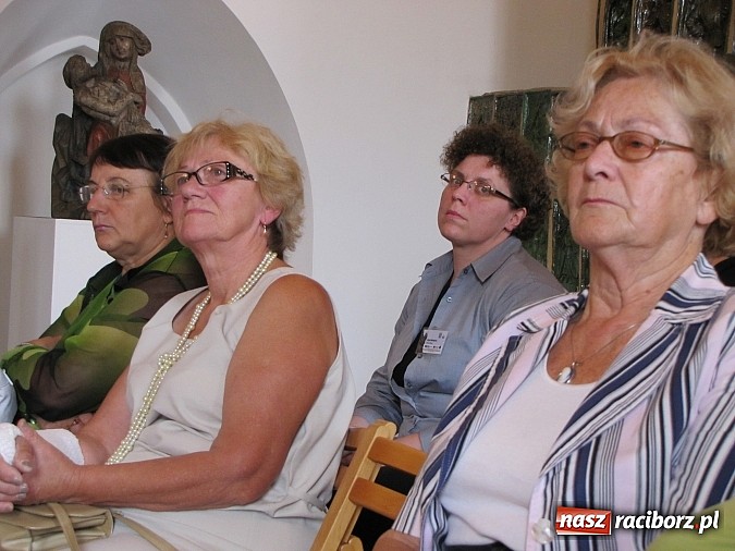 Zdjęcie w galerii na portalu naszraciborz.pl: Portrety jeńców w raciborskim muzeum wiadomości z regionu