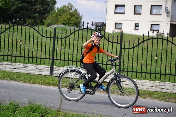 Zdjęcie w galerii na portalu naszraciborz.pl: Z Tworkowa do Roszkowa, czyli kolejny rajd Utexu i Gminy Krzyżanowice wiadomości z regionu