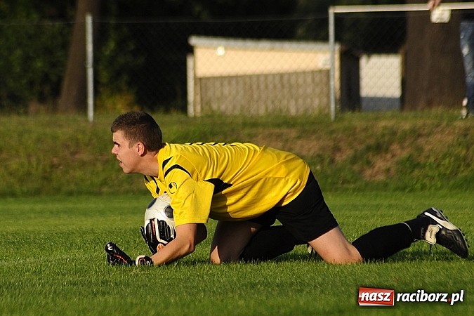 Zdjęcie w galerii na portalu naszraciborz.pl: Cztery bramki Frydryka pogrążyły Krzyżanowice wiadomości z regionu