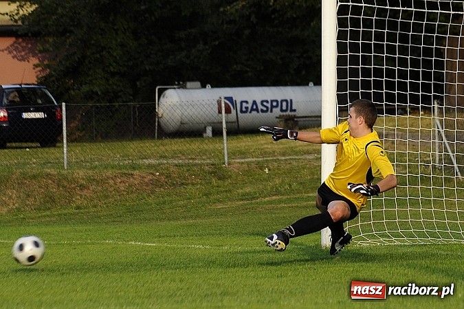 Zdjęcie w galerii na portalu naszraciborz.pl: Cztery bramki Frydryka pogrążyły Krzyżanowice wiadomości z regionu