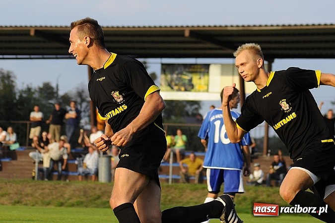 Zdjęcie w galerii na portalu naszraciborz.pl: Cztery bramki Frydryka pogrążyły Krzyżanowice wiadomości z regionu