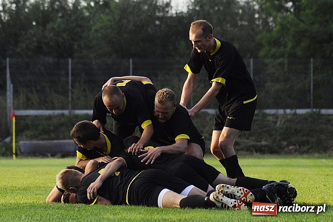 Zdjęcie w galerii na portalu naszraciborz.pl: Cztery bramki Frydryka pogrążyły Krzyżanowice wiadomości z regionu