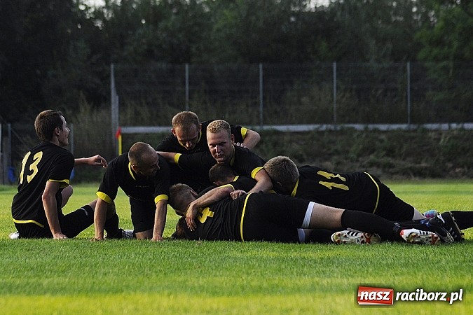 Zdjęcie w galerii na portalu naszraciborz.pl: Cztery bramki Frydryka pogrążyły Krzyżanowice wiadomości z regionu