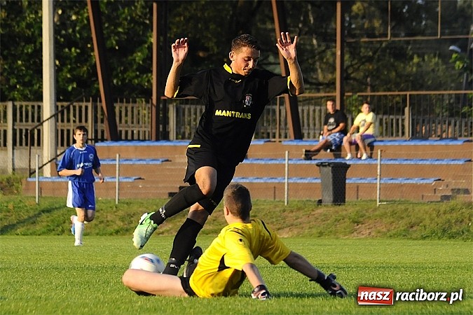 Zdjęcie w galerii na portalu naszraciborz.pl: Cztery bramki Frydryka pogrążyły Krzyżanowice wiadomości z regionu