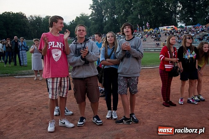 Zdjęcie w galerii na portalu naszraciborz.pl: Marka robi swoje - Oddział Zamknięty zagrał na Memoriale wiadomości z regionu