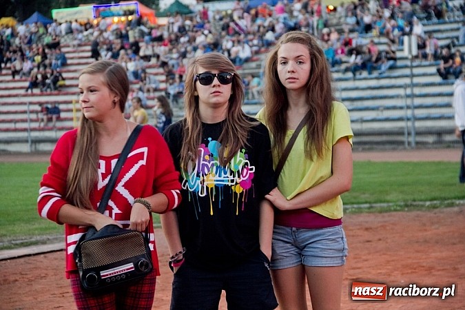 Zdjęcie w galerii na portalu naszraciborz.pl: Marka robi swoje - Oddział Zamknięty zagrał na Memoriale wiadomości z regionu