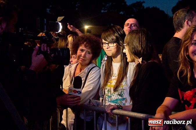 Zdjęcie w galerii na portalu naszraciborz.pl: Marka robi swoje - Oddział Zamknięty zagrał na Memoriale wiadomości z regionu