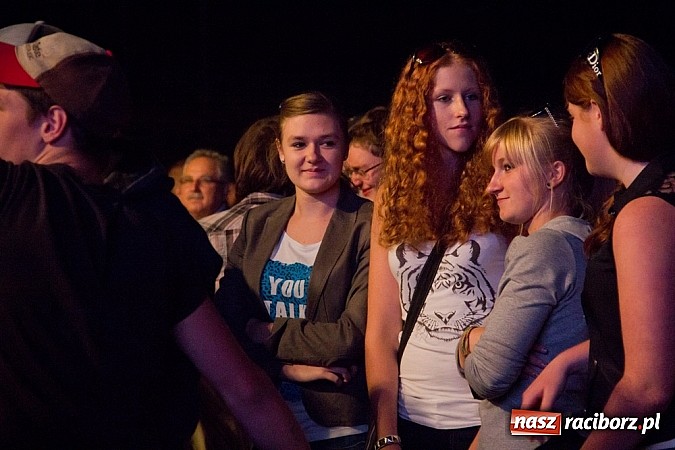 Zdjęcie w galerii na portalu naszraciborz.pl: Marka robi swoje - Oddział Zamknięty zagrał na Memoriale wiadomości z regionu