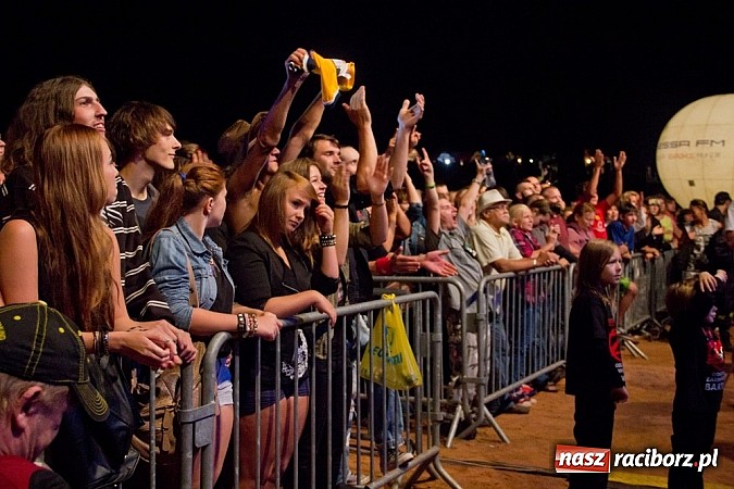 Zdjęcie w galerii na portalu naszraciborz.pl: Marka robi swoje - Oddział Zamknięty zagrał na Memoriale wiadomości z regionu